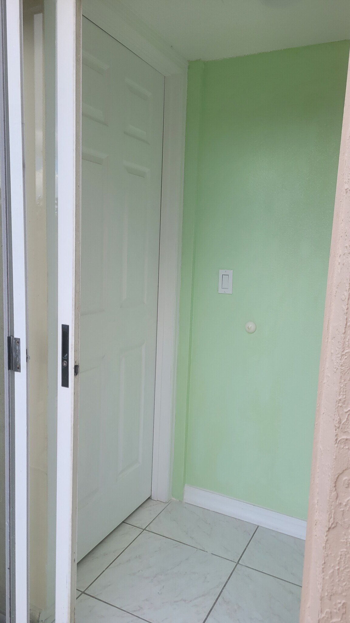 Private entrance - 106 Woodbury Pines Cir