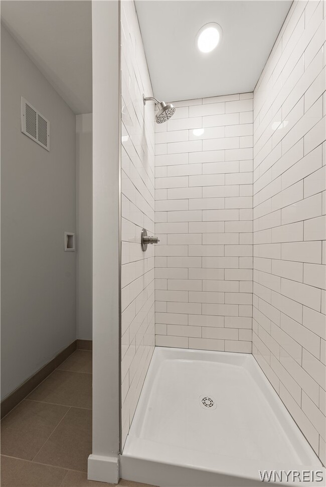 Building Photo - 130 Pearl St