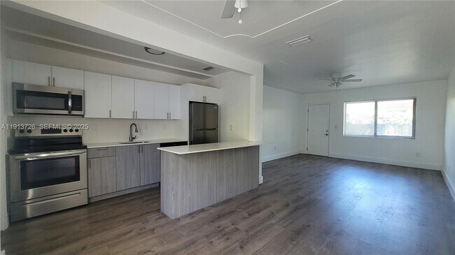 Building Photo - 2150 SW 26th St