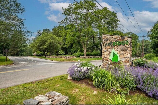 Primary Photo - 39 Evergreen Rd