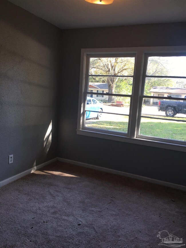 Building Photo - 8 Baggett Ct