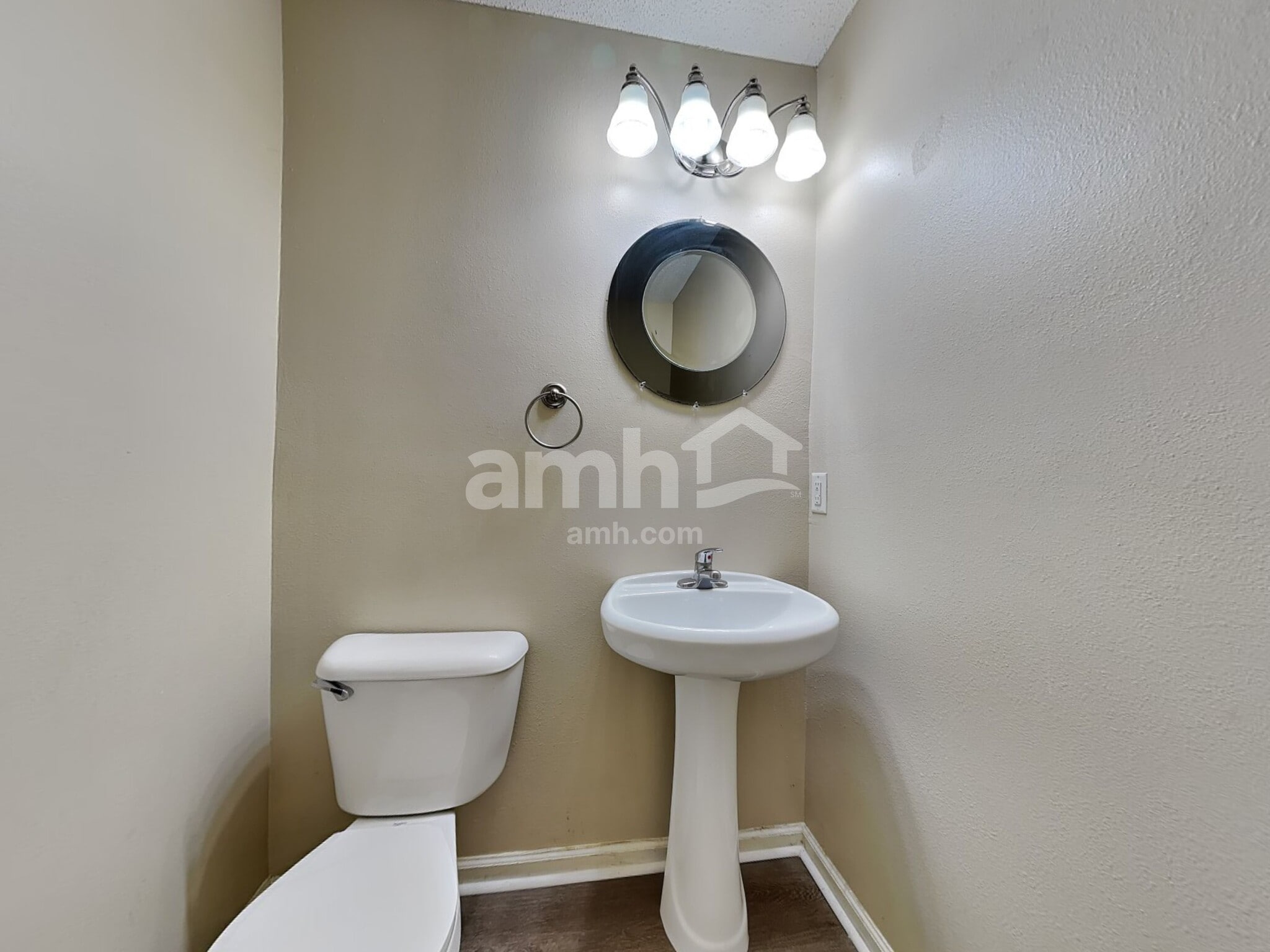 Building Photo - 1 Holly Springs Cir