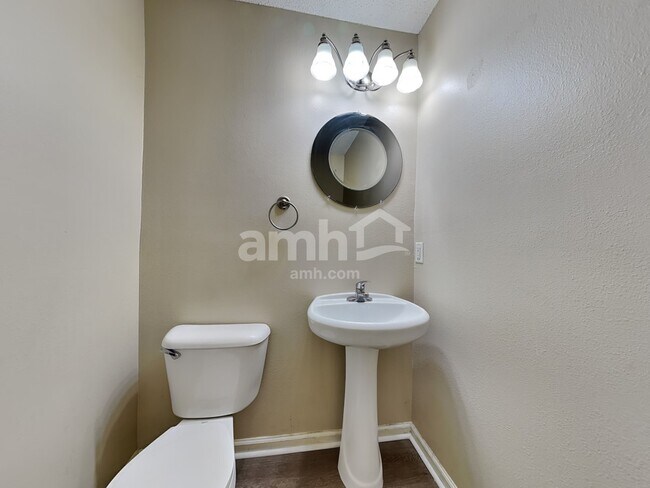 Building Photo - 1 Holly Springs Cir