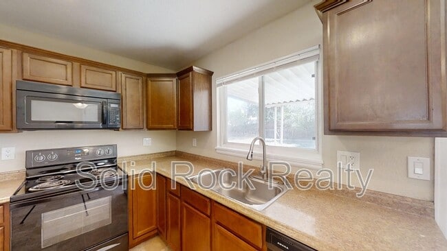 Building Photo - 2505 Gina Dr
