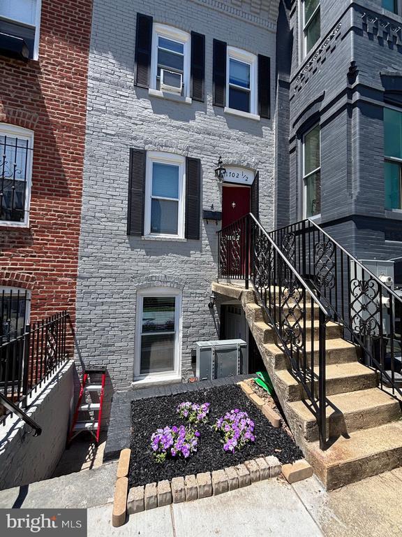Building Photo - 1702 1/2-1702 10th St NW