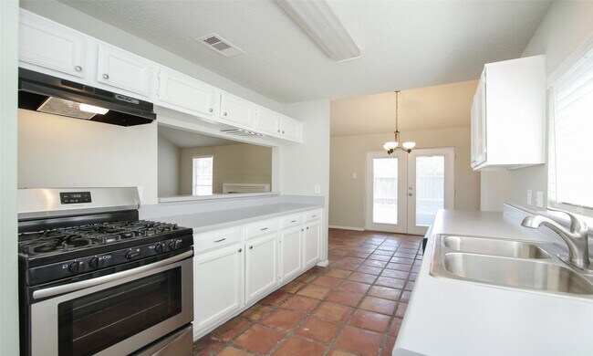 Building Photo - 13303 Hampton Falls Dr