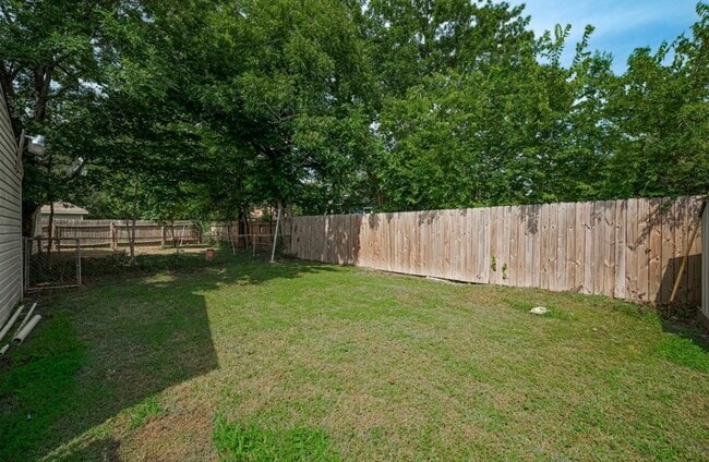 Building Photo - 6741 Goforth St