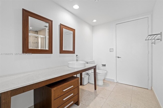Building Photo - 495 Brickell Ave