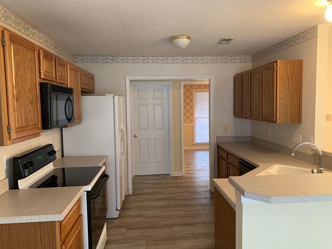 Building Photo - Beautiful Home located in the Brynmoor Com...