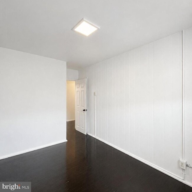 Building Photo - 1419 Lardner St