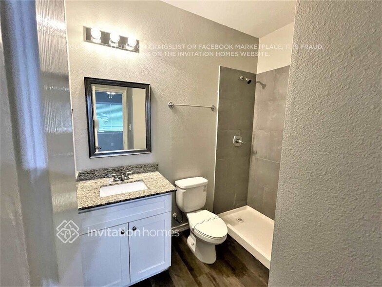 Building Photo - 1944 Melrose St