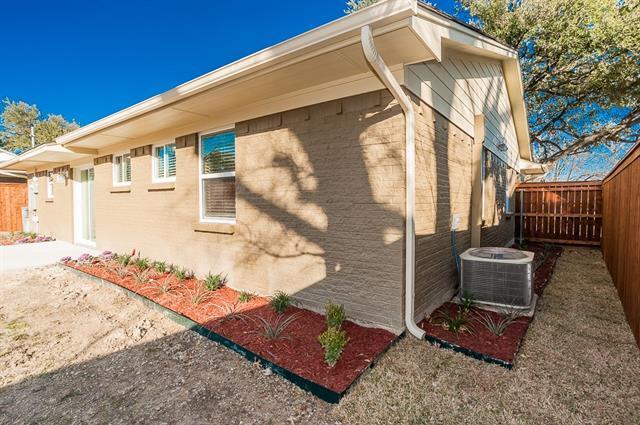 Building Photo - 8911 Angleton Pl
