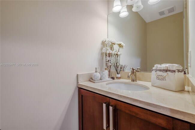 Building Photo - 3141 Day Ave