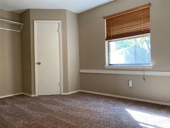 Building Photo - 5824 Storm Dr