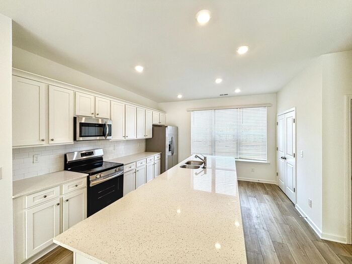 Building Photo - 208 Asbury Oak Ln