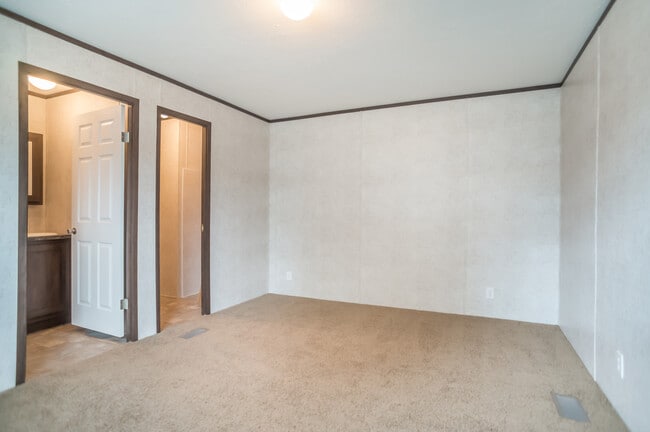 Building Photo - 30 Pine