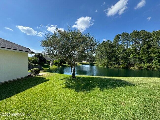 Building Photo - 5539 London Lake Dr W
