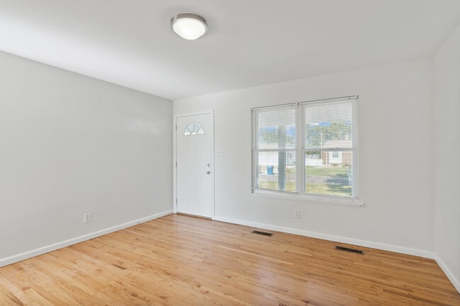 Building Photo - 5328 Cherryview Ln