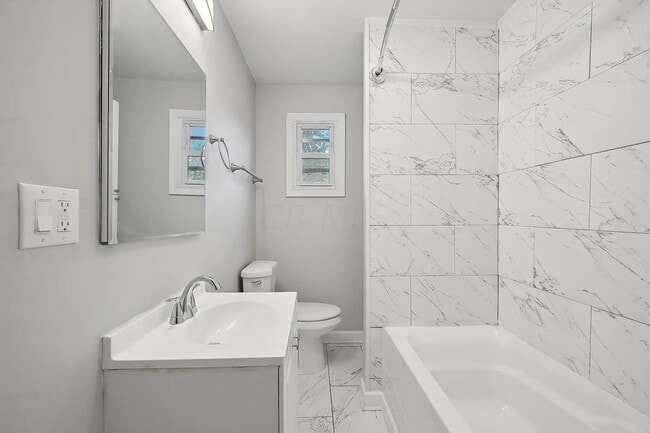 Building Photo - 1519 E Hudson St