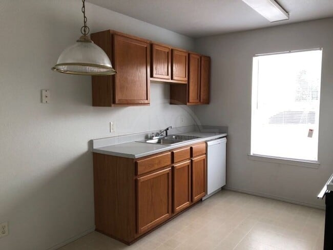 Building Photo - 5704 Redstone Dr