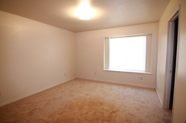 Building Photo - Beautiful Chico Home Near Baroni Park