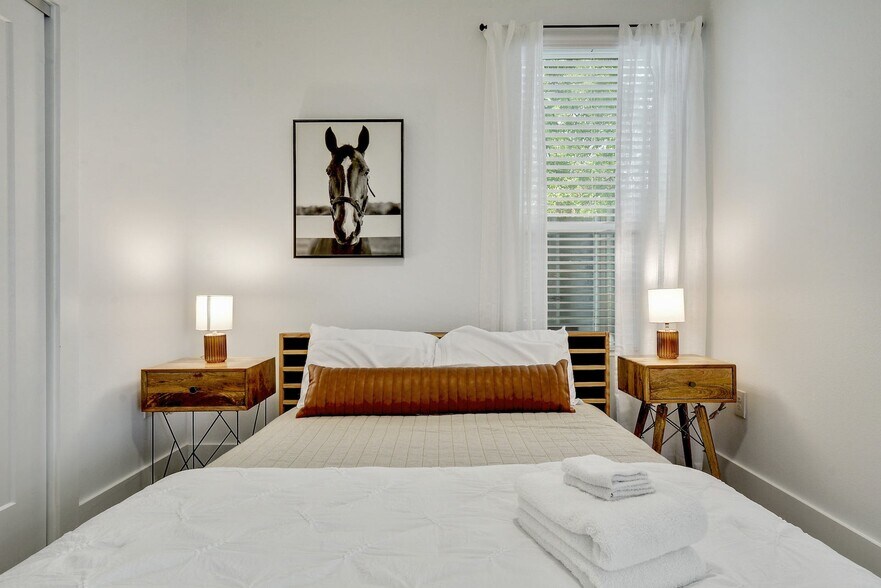 Bedroom 2 - 413 W Odell St