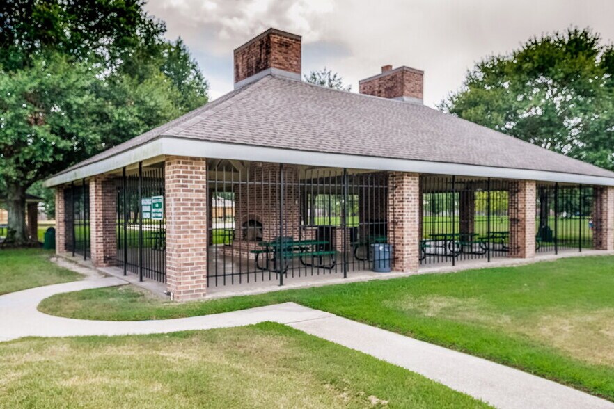 Building Photo - 18930 Forest Trace Dr