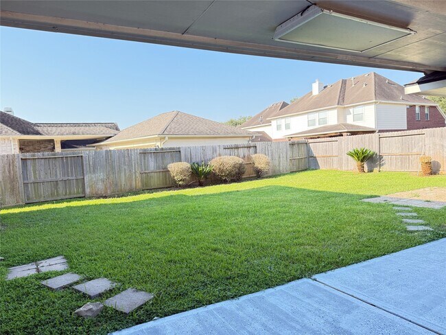 Building Photo - 3808 Travis Lake Ct