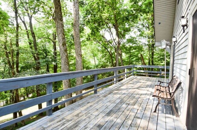 Building Photo - "Charming 2-Bedroom Retreat with Spacious 1200 Sq Ft Layout in Scenic Carthage!" Lake Front views...