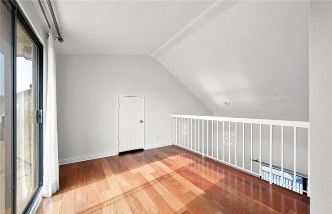 Building Photo - 330 Cordova St