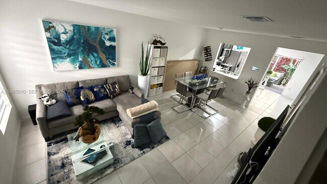 Building Photo - 440 NE 4th Terrace