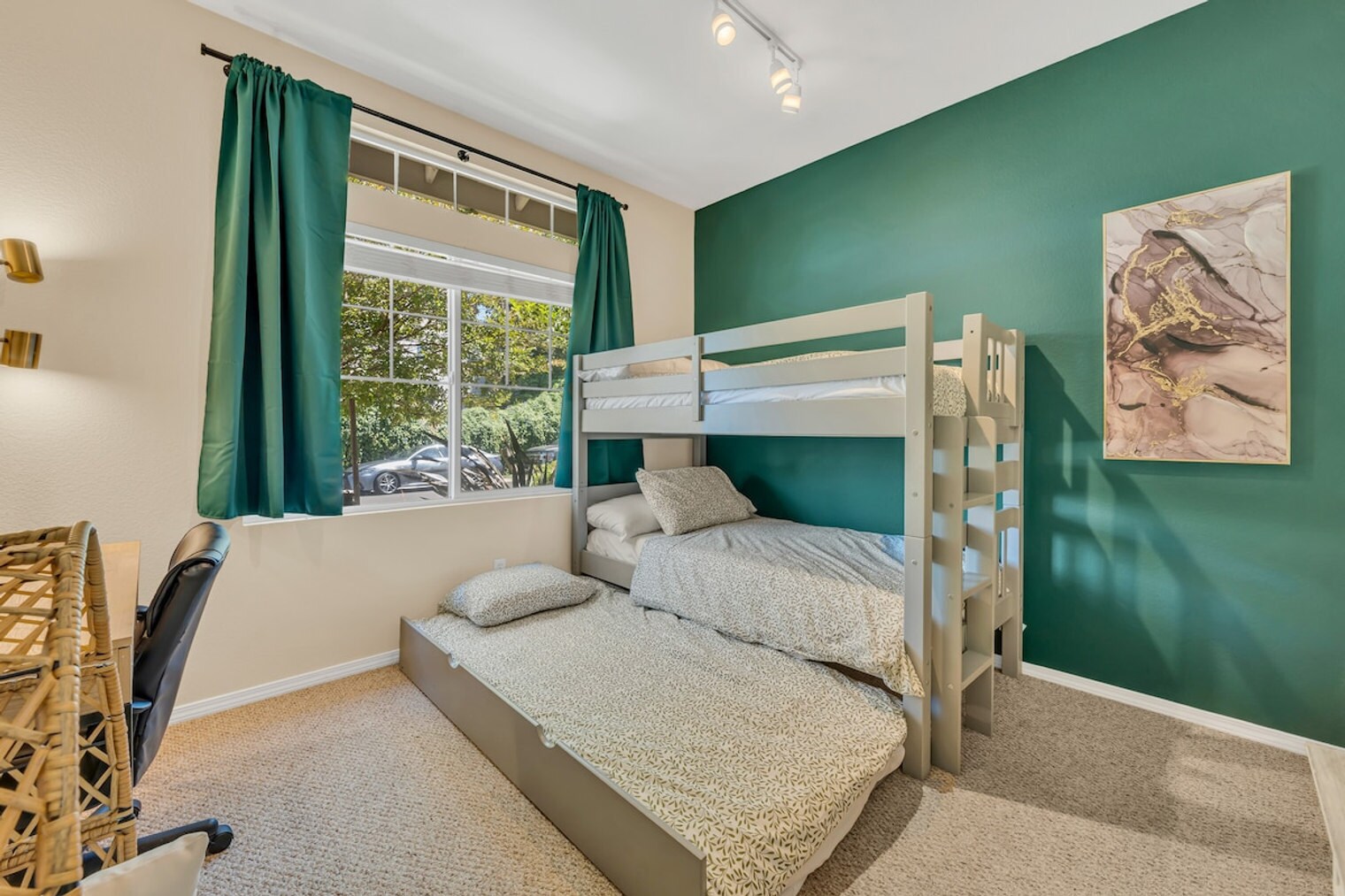 Building Photo - 9363 Willow Pond Cir