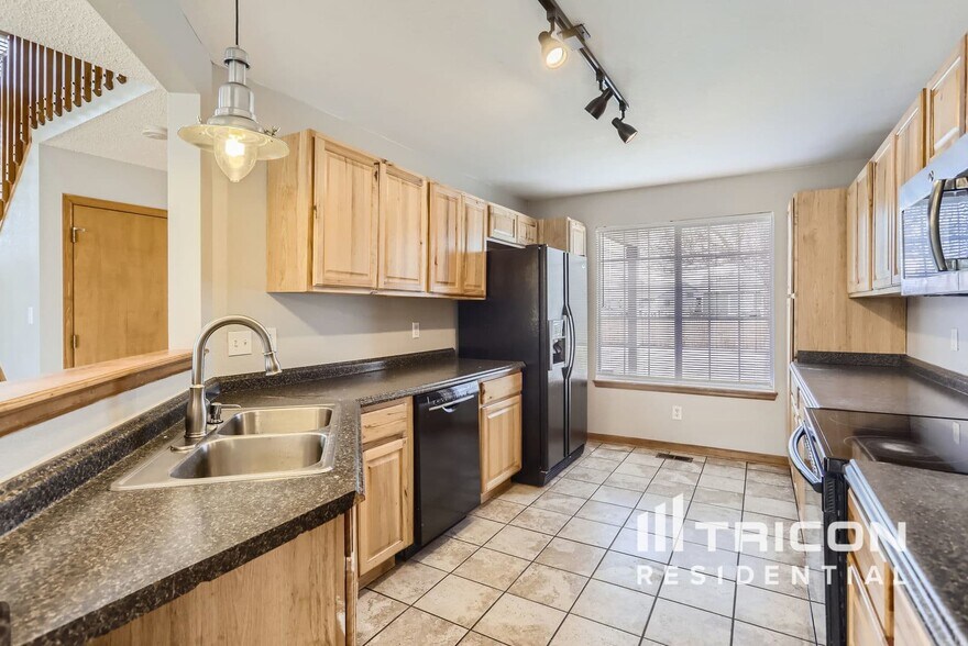 Building Photo - 8852 Clover Meadow Ln
