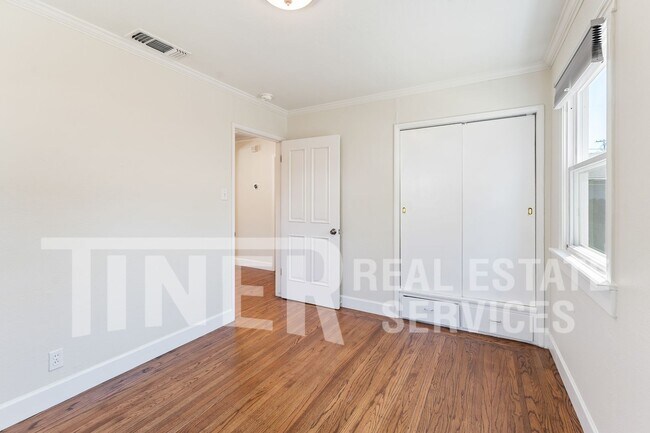 Building Photo - 650 Dittmar Way