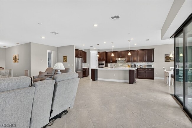 Building Photo - 11279 Thurston Chase