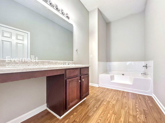 Building Photo - 6826 Derby Ave