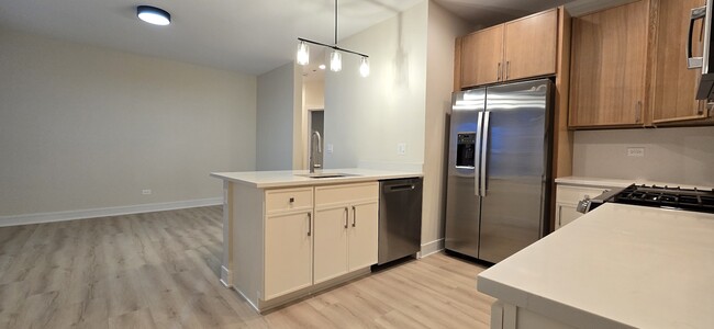 Building Photo - 432 S Maple Ave