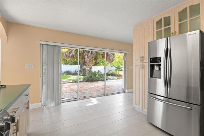 Building Photo - 2725 N Myrtle Ave