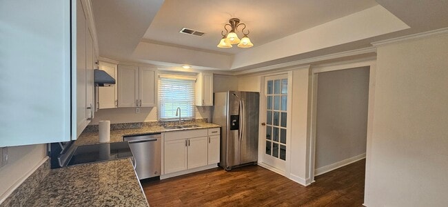 Building Photo - Cozy 2 Bedroom, 1 Bath Home for Rent in Th...