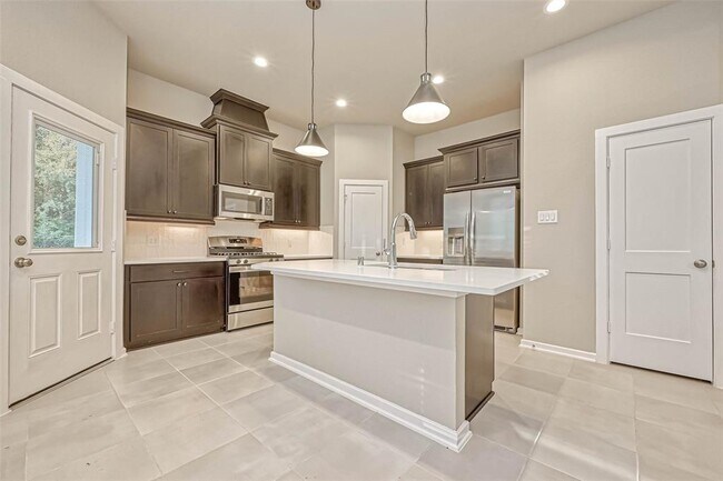 Building Photo - 493 Longleaf Pine Dr