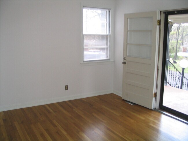 Building Photo - 501 Landon Dr
