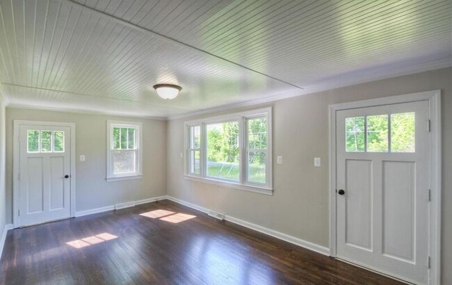 Building Photo - 146 Van Horn Ln