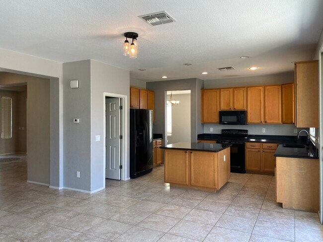 Building Photo - 18686 E Mockingbird Dr