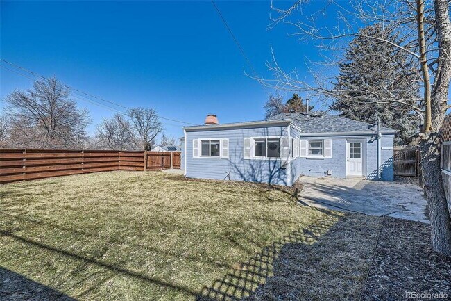 Building Photo - "Charming 3-Bed SFH Denver Gem with Gleaming Hardwood Floors"