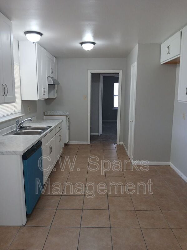 Building Photo - 635 Highfall Dr