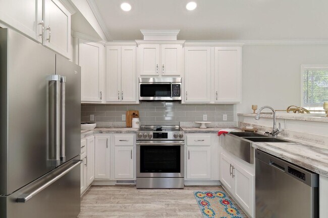 Building Photo - 2 Bedroom/ 2 Bath Mobile Home $1950/ Month - Santa Rosa Beach , Florida 32439