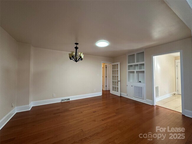 Building Photo - 2063 Eaton Rd