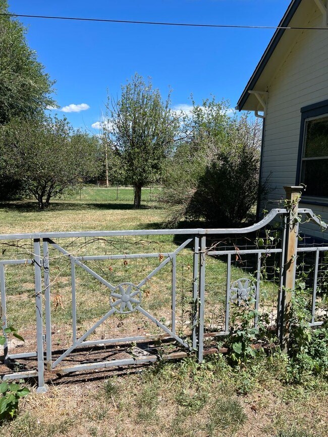 Building Photo - 1640 Locust St