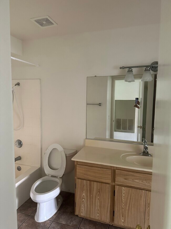 Building Photo - 1639 Orchid Ln