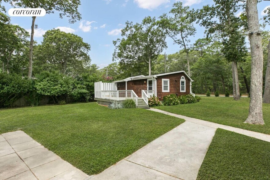 Building Photo - 61 Squires Ave